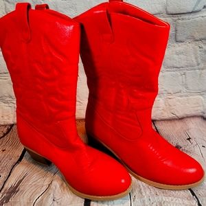 Intelligent cow grow boots...